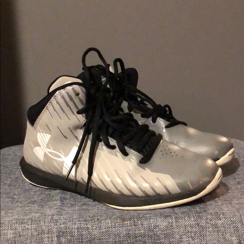 Boy’s UA basketball shoes
